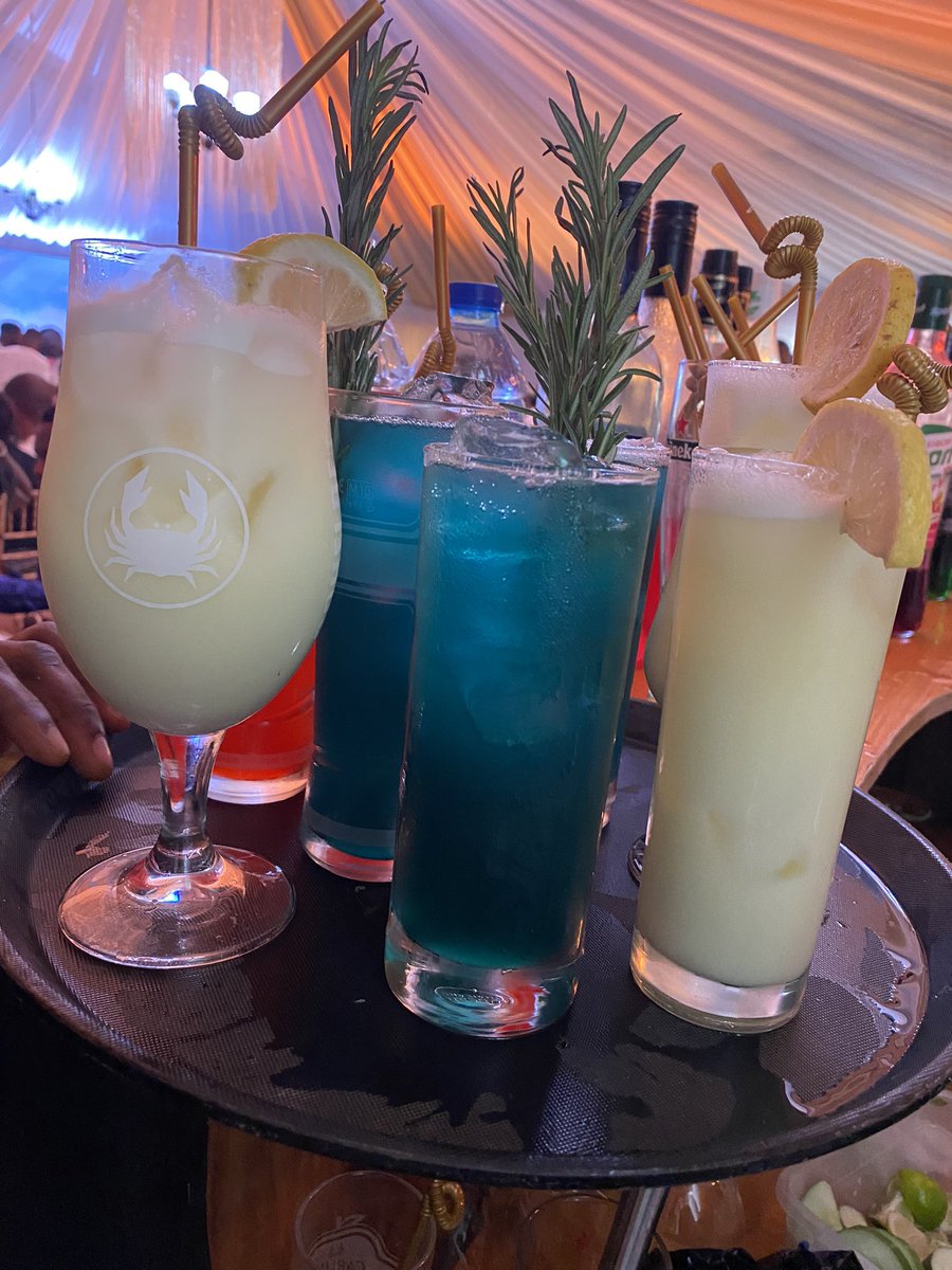 waheed_coded's tweet photo. @OgbeniDipo Drinks and Cocktails for events 
Based in Lagos buh we travel to anywhere in Nigeria 
N1,200 per cup of Mocktails/Mocktails 
Call/Watsapp 09067087891 https://t.co/KrxeQ4HxM1