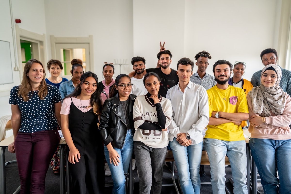 #𝙑𝙖𝙘𝙖𝙩𝙪𝙧𝙚 #𝘿𝙤𝙘𝙚𝙣𝙩 #𝙑𝙤𝙡𝙬𝙖𝙨𝙨𝙚𝙣𝙚𝙣𝙚𝙙𝙪𝙘𝙖𝙩𝙞𝙚 #Rivierenland Lesgeven in de #basisvaardigheden taal, rekenen &amp; digitale vaardigheden. Je krijgt ruimte voor eigen initiatief zodat je het verschil kunt maken! bit.ly/3PPl3WO    
 #nt1 #nt2