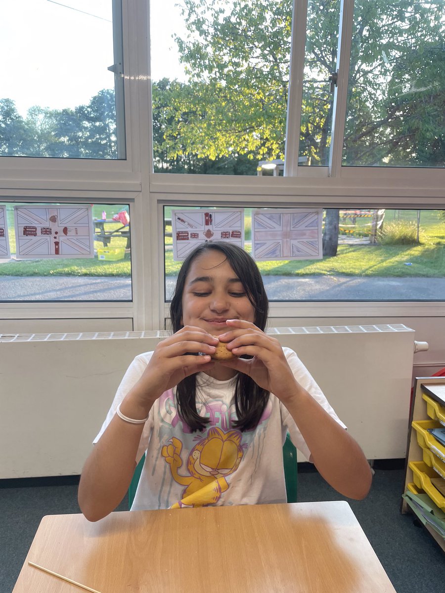 HighwoodPrim4P's tweet photo. Year 4 camp: s’more making (part 1) https://t.co/g7O9VLJ4mp