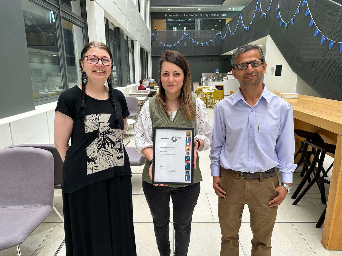UoD_SLS_AS's tweet photo. We are delighted to say that
@UoDLifeSciences have been awarded an #AthenaSwan Silver award under the new charter with
@AdvanceHE
Thanks to everyone who worked on our application, including our cochairs
@MelChemPu @Biochemtrix &amp; @gpsapkota https://t.co/F2AWAMLYhW