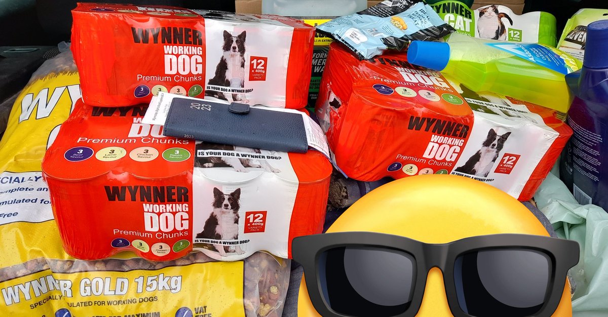 CatzM47826's tweet image. #bootshanginglow #shopping #stockedup #sorted 👌 #welshpool #coyddinas #charlies