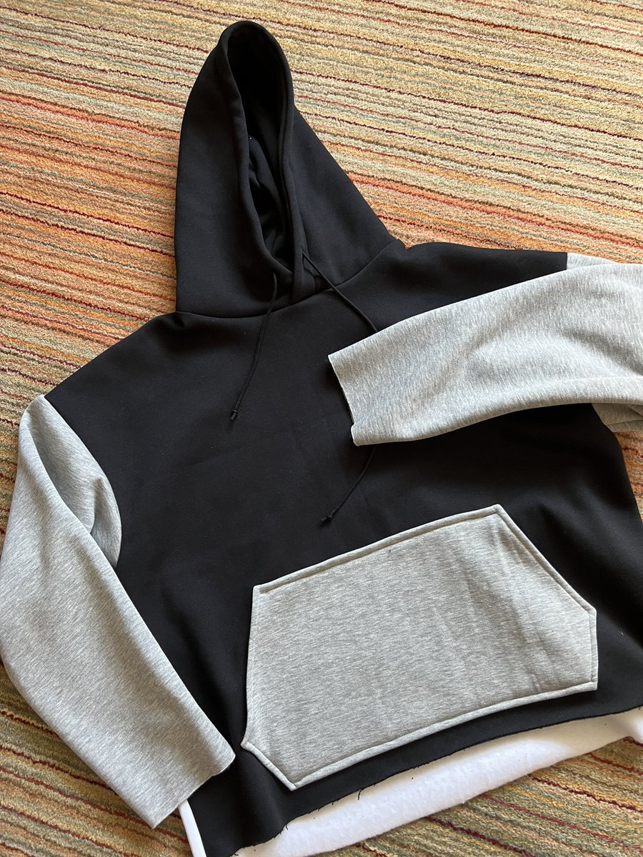 violetandgraci1's tweet photo. Progress on a unisex piece π #progress #handmade #violetandgracious #alwayshandmade #smallfashionbrand #smalkfashionlabel #smallfashionbusiness #hoodie #boyfriendhoodie #boyfriendsweater https://t.co/TuVsmsouGn