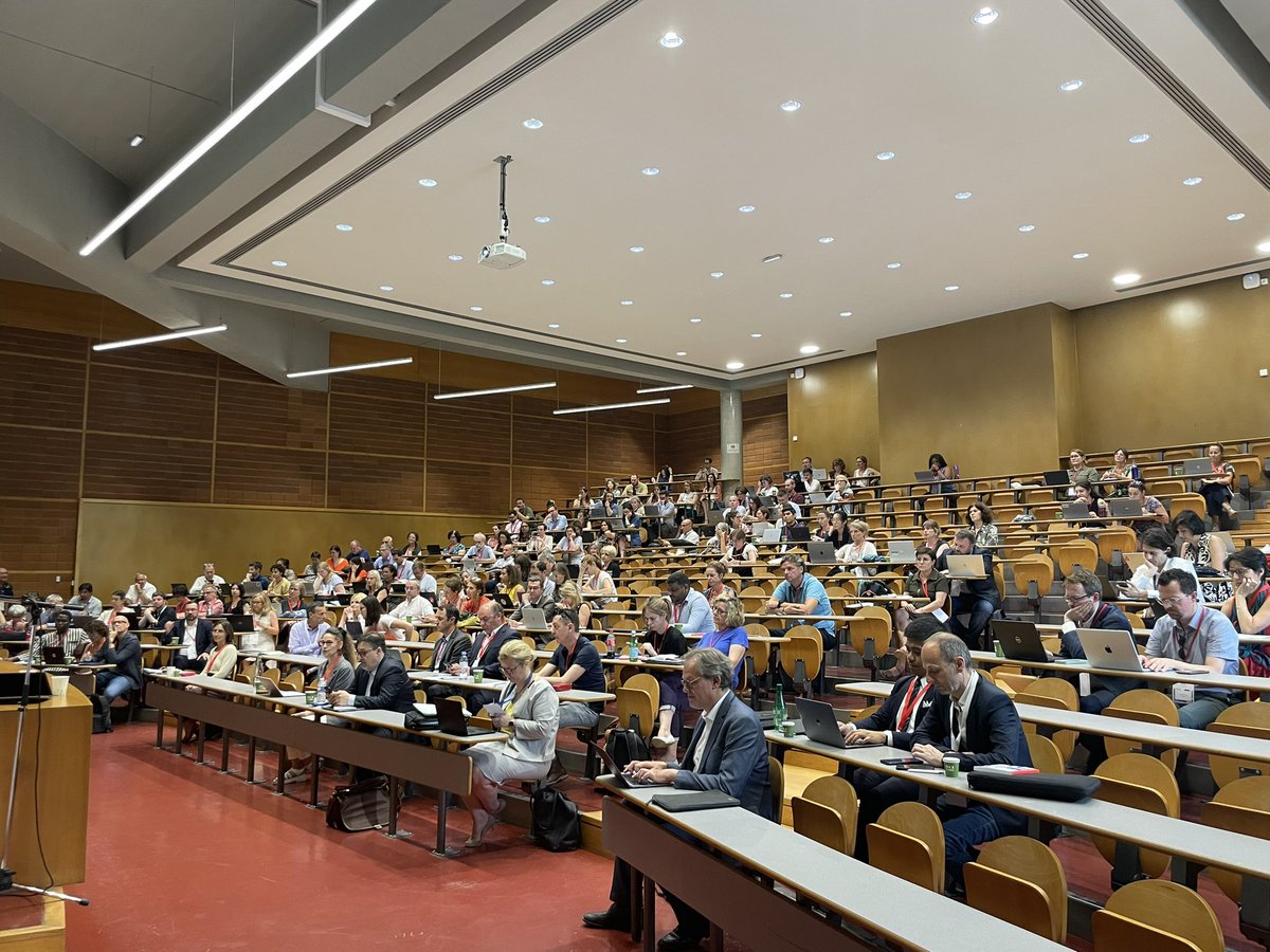 CampusFrance's tweet photo. 🎬 Ouverture du Forum Campus France par Donatienne Hissard, notre DG,  Emmanuelle Garnier, Présidente #ForumCF et Arnaud Giacometti Président @UnivTours !
👉 Nous souhaitons la bienvenue aux 200 participants représentant une centaine d’établissements d'enseignement supérieur 🇫🇷. https://t.co/QZ5NarZxDQ