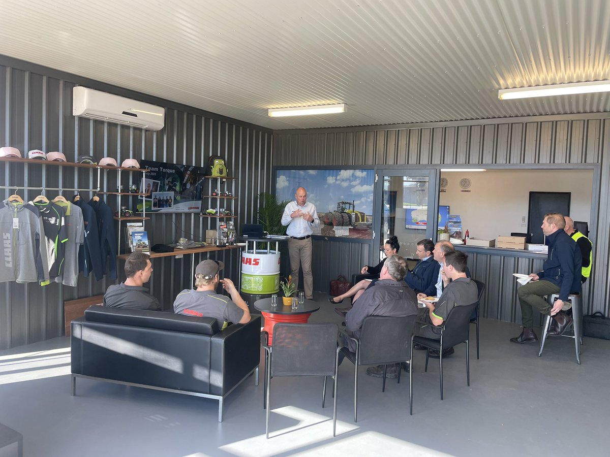 CLAAS_JamesH's tweet photo. Today we welcomed Richard Wilson (CEO Landpower) Tim Needham (General Manager - Product Landpower) 
Along with Julian Kollmeyer (Country Sales Manager, CLAAS Global Sales) and Trevor Tyrrell (Senior Vice President, Western Europe &amp; Oceania - CLAAS) for a catch up with the team. https://t.co/FpuvypsXFg
