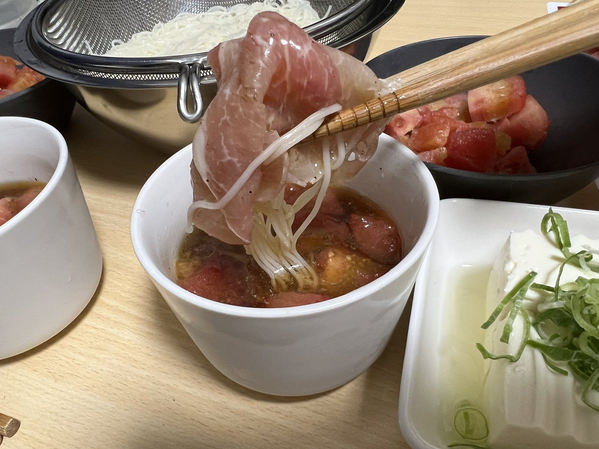 ___SixPRIDE___'s tweet photo. この写真やと見た目なんも映えんけど
これガチ美味すぎる
ポイントはトマトを凍らせてるとこ https://t.co/sb1ab2gpe9