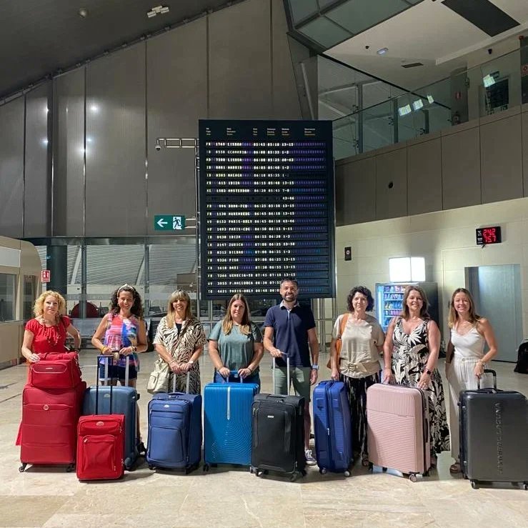 FpSedavi's tweet photo. Comenzamos una nueva aventura formativa. Profesores del segundo ciclo de Educación Infantil y Ciclos Formativos juntos viviendo experiencia Erasmus, Job Shadowing en Lisboa. Siempre en modo on, Colegio Sedaví.
#LarrodéColegio #ColegioLarrodé #EducaciónSecundaria https://t.co/PubMVWjdj5