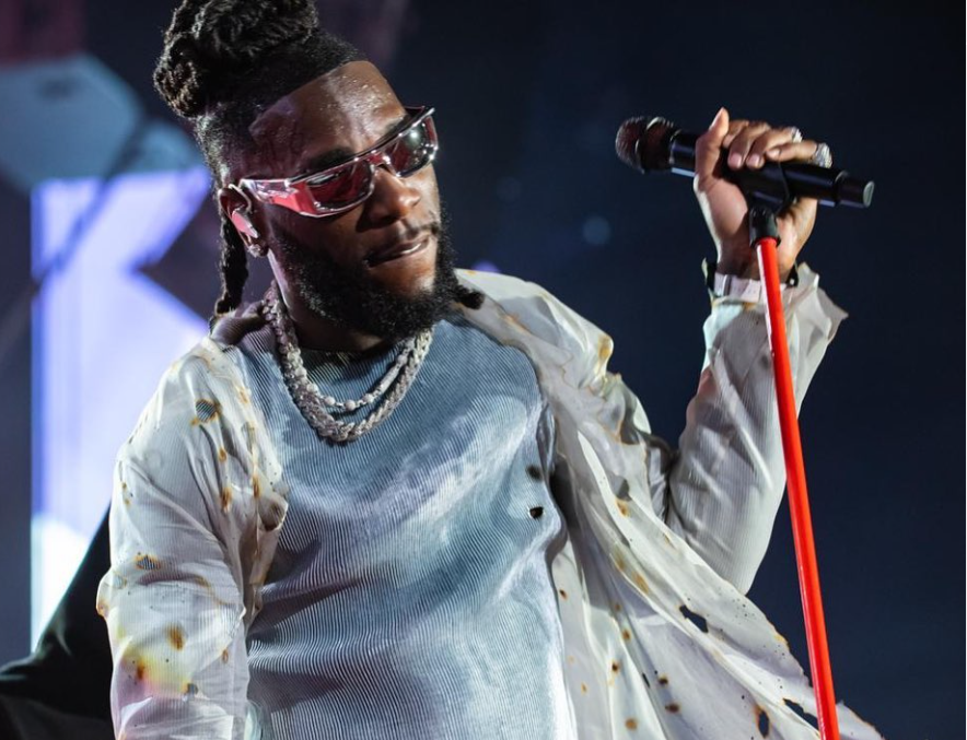 WORLDBLAZE2's tweet photo. Burna Boy Electrifies Citi Field Stadium – Highlights From Love Damini Tour https://t.co/S4NJrhSlsm #worldblazenet #worldblaze https://t.co/kG4lNUz2Ak
