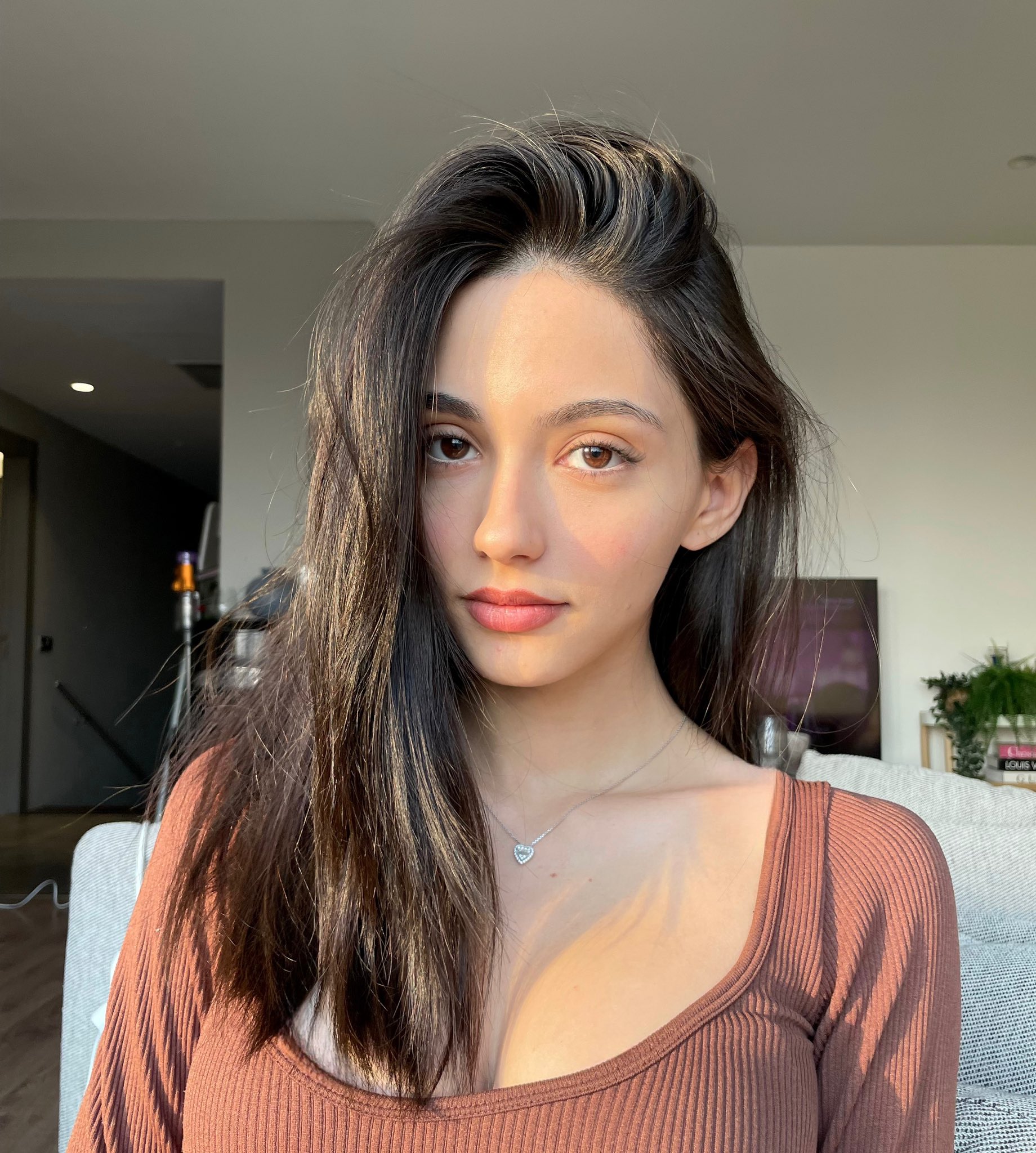 Alya Vural: From Fame To Infamy - s58bdse