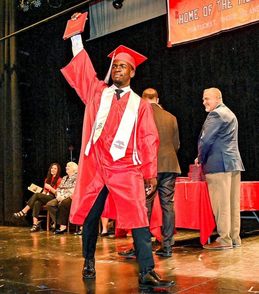 The Erika Niedowski Memorial Scholarship is proud to announce Joshua Hilaire from Tolman High School is our 2023 recipient. Joshua will be attending Boston University and majoring in Finance. Congratulations Joshua! 
erikaniedowski.org/our-recipients…