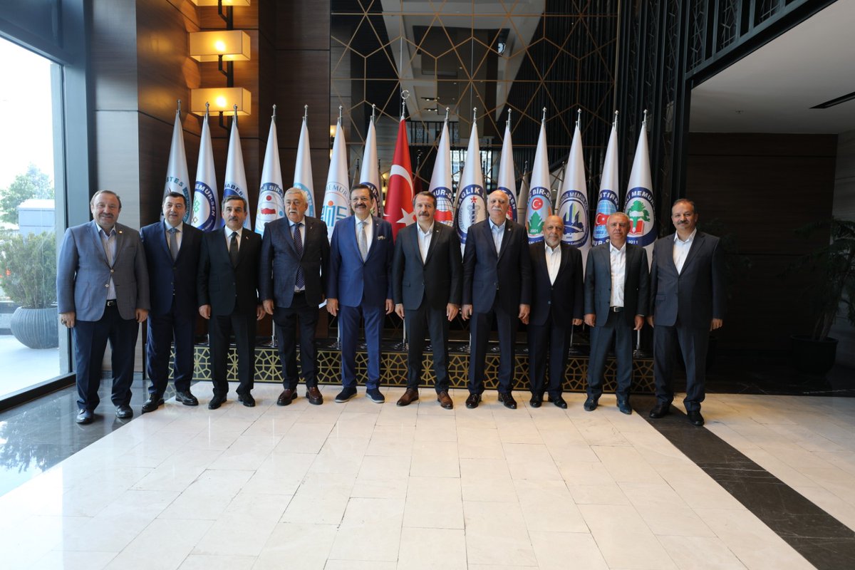 MemurSenKonf's tweet photo. Türkiye-AB KİK Heyetinden Memur-Sen'e Ziyaret

Türkiye-AB Karma İstişare Komitesini oluşturan TOBB, HAK-İŞ, TESK, TZOB, TÜRKİYE KAMU-SEN, TÜRK-İŞ ve TİSK heyeti başkanları Genel Başkanımız Ali Yalçın'ı makamında ziyaret ederek, 7. Olağan Genel Kurulda yeniden Genel Başkanlığa seçilmeleri münasebetiyle hayırlı olsun dileklerini ilettiler. 

@_aliyalcin_ | @MemurSenKonf  

🔗 https://t.co/Ew9pBVmcKJ