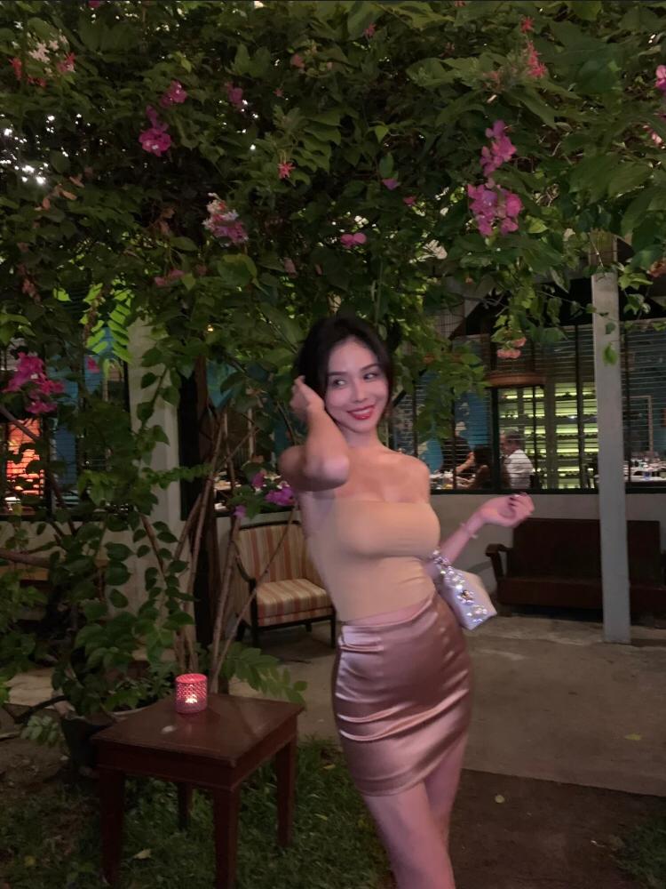 Ariel_827's tweet photo. Every girl has her own greatness, and your excellence doesn't need anyone to prove it. Because the greatest charm of a woman is her independence. 🥰🥰 https://t.co/y9pBkJ7rnf