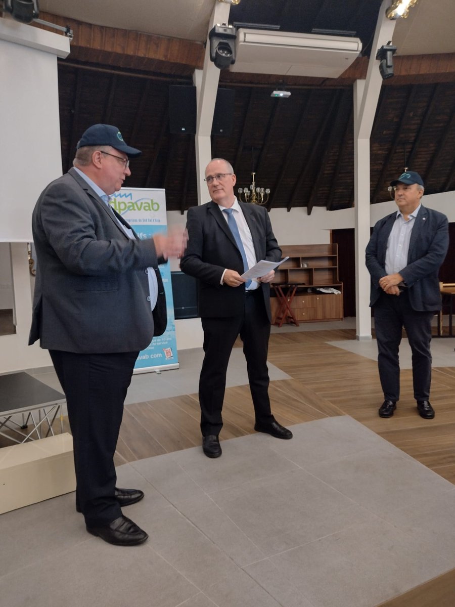 CPME95's tweet photo. [AG ADPAVAB – 06/07/2023] 

Nous  étions tous réunis pour les 18 ans de cette belle association,  interlocuteur privilégié des entreprises, des collectivités locale et  territoriales. 🤓 

#adpavab #cpme95 #initiactive9578 https://t.co/cwTzh1UTSj