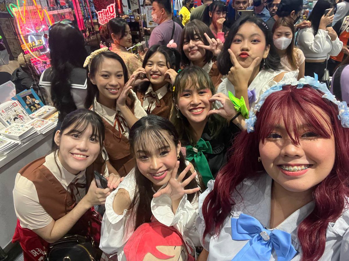 STRLGHT_Opisyal's tweet photo. And to our fellow local idols, @pastelmixPH (who we have missed the photo opportunity 😔), @Asfire_ph , @miqx_official , and Euphoria, Maraming salamat po! 🙇‍♀️ 💫

Hanggang sa muli, kami ang ST★RLiGHT. 🇵🇭 https://t.co/V3Mzx37VjQ