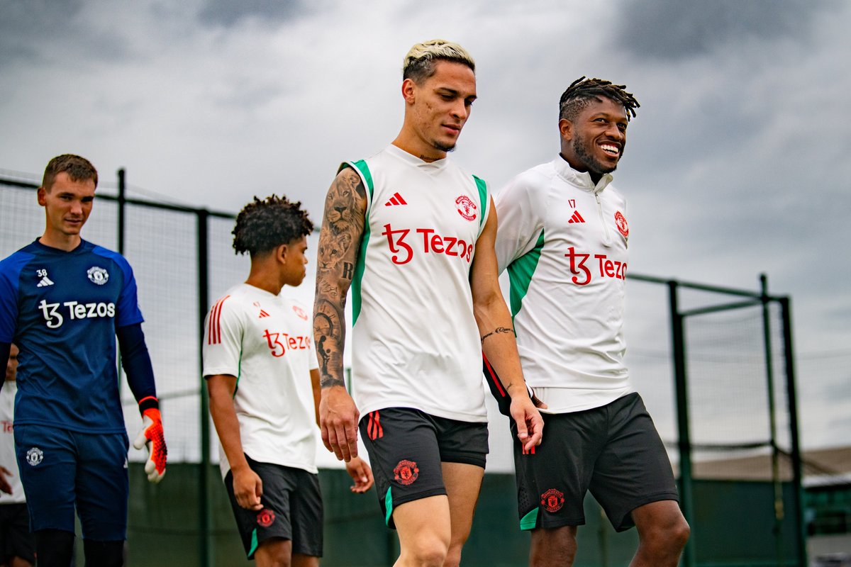 ManUtd's tweet photo. Work time ⏰👊

#MUFC https://t.co/gBwgQQgphl