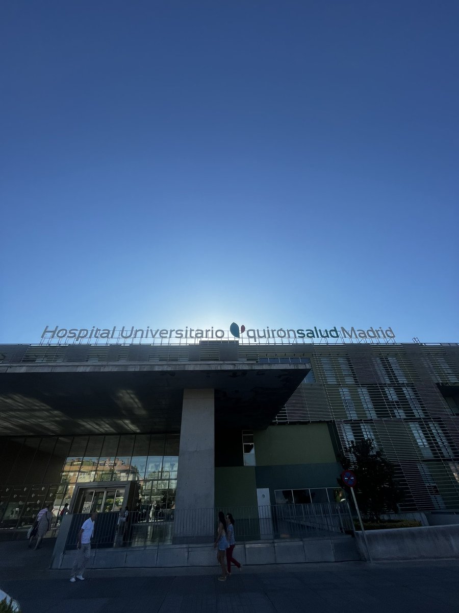 Sralbertoblanco's tweet photo. En el Hospital Universitario Quironsalud de Pozuelo  hay un nuevo optometrista  🫣👁️🤓🏥🥼 https://t.co/TLJLgDIZCx