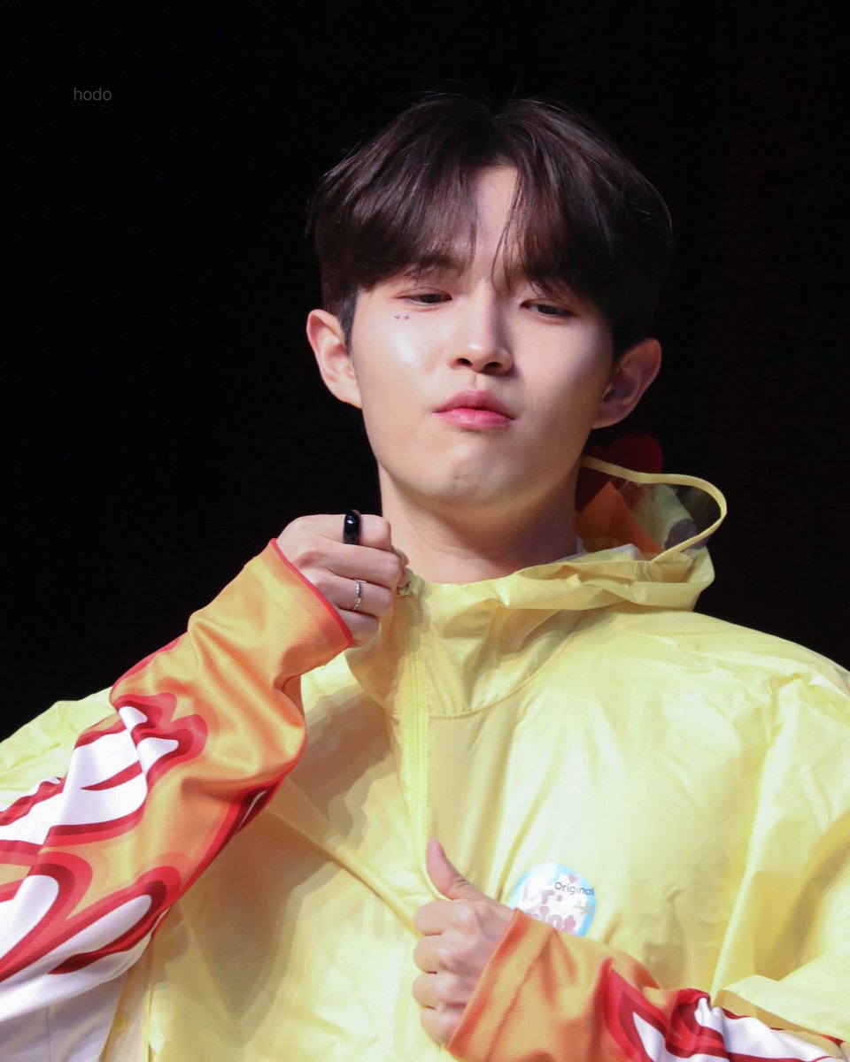 kj_hodo's tweet photo. 230707 미니레코드 #김재환 https://t.co/dkWhLAq665