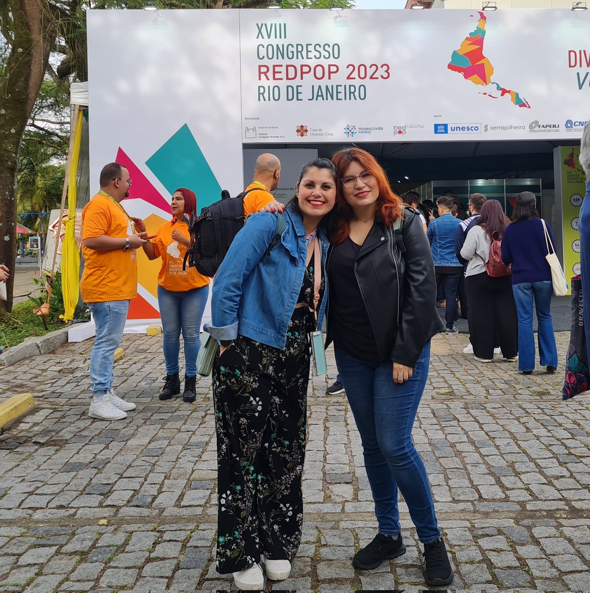 astrofisicaMAS's tweet photo. Nuestra encargada de divulgación y comunicaciones @MEstrellaPachec
y asistente de divulgación Tracy Catalán ya están en la Conferencia @RedPOPCyT donde presentarán algunos de nuestros productos y actividades del programa #ObservaMAS
#RedPop #Scicomm #CentrosAnid https://t.co/dTyR4ETTRL