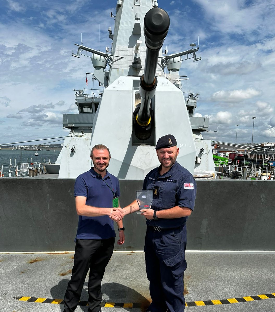 HMSDefender's tweet image. #1 Gun in the fleet 💥
Most rounds fired 👑
BZ to our &quot;Gunbuster&quot;!
#aWEsome #BestDestroyer