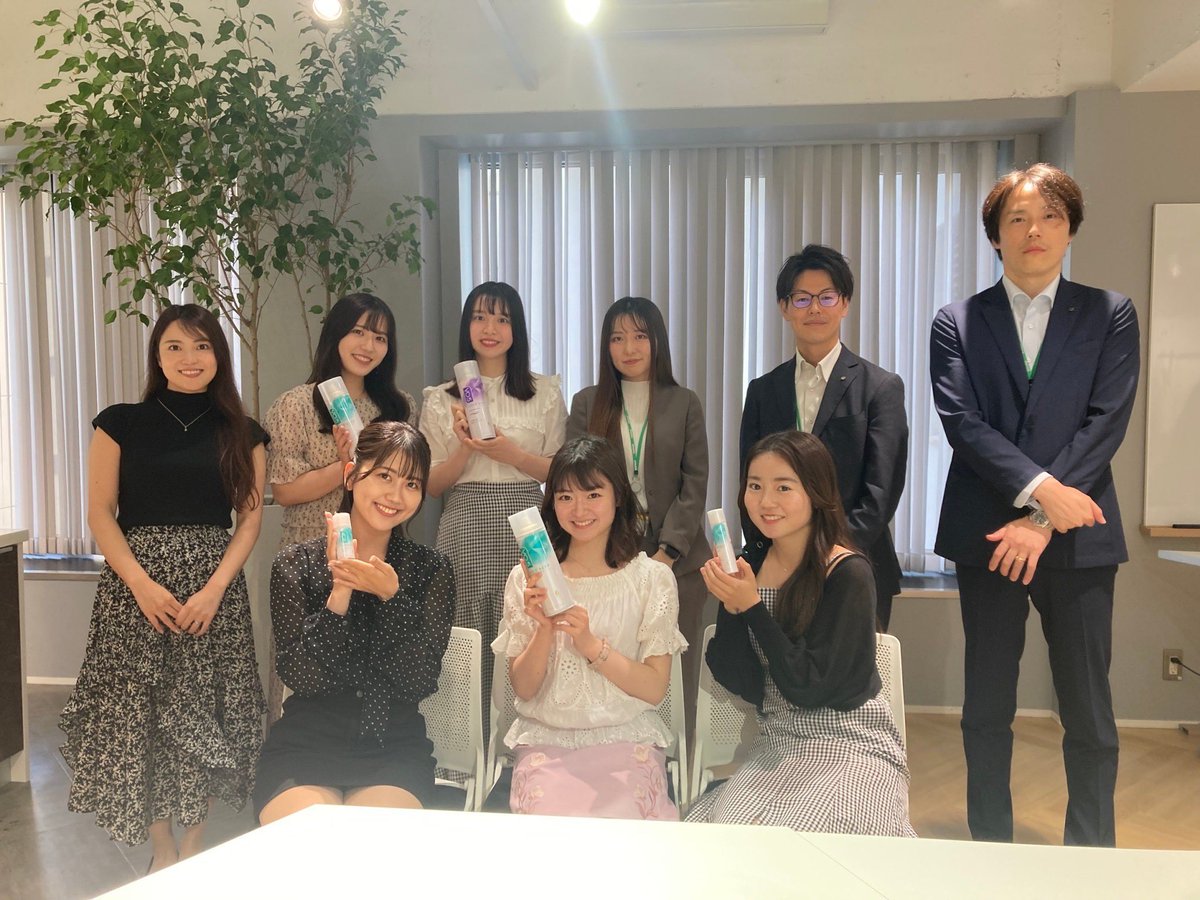 maoshiba's tweet photo. #キャンパスラボ の活動で、サンスターさんと一緒に、ヘアスプレー「#VO5 」の広告について考えました！
崩れやすい前髪のキープやベタつかないスプレーを求めている方におすすめです🌟 https://t.co/BN3GtFJsiY