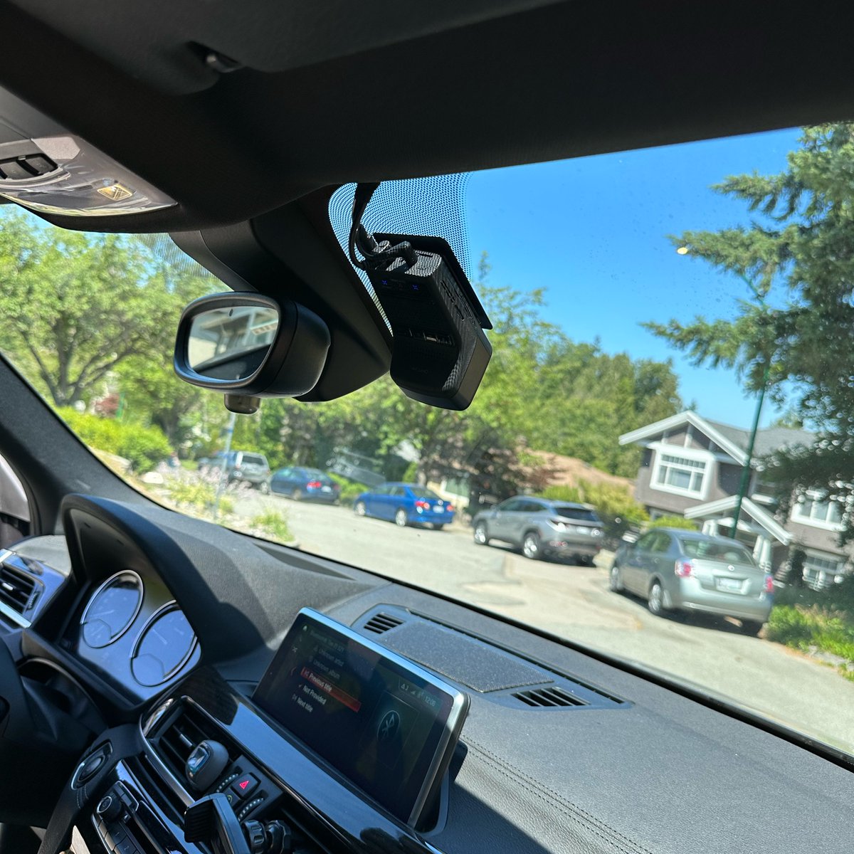 SafeDriveSolut1's tweet image. #bmw X1 got a #thinkware #dashcam installation