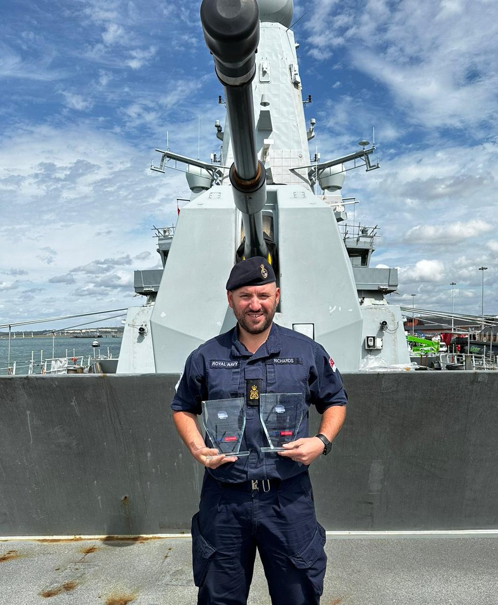 HMSDefender's tweet image. #1 Gun in the fleet 💥
Most rounds fired 👑
BZ to our &quot;Gunbuster&quot;!
#aWEsome #BestDestroyer