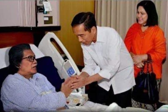 Ini foto editan ya gaes...
Ahli photoshop emang lagi banyak order akhir2 ini😁