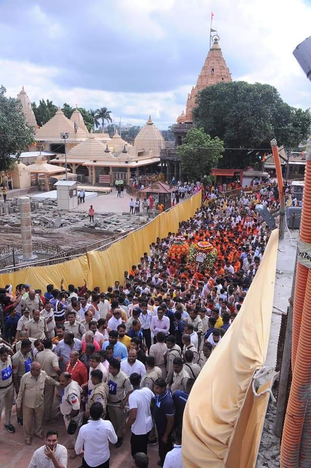 vskmalwa's tweet photo. अवंतिका नगरी से बाबा महाकाल की प्रथम सवारी के भव्यतम - दिव्यतम दर्शन🚩🚩🚩 https://t.co/EFoNWZGgpp