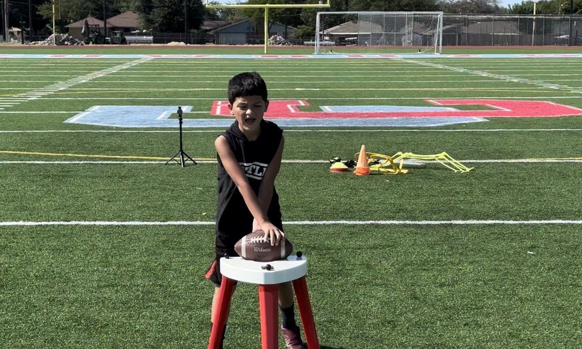 CalvinLDavis3's tweet image. #Sunday We had a great time sharpening our discipline and getting at least 1% better! Outstanding job Qbs &amp;amp; WRs!  @nsmesports @QBKing_Max @RouteEmUpX @_CoriHenderson @jamesholton2027 @DevornDemas @tommygun_te12 @EthanJSmithQB @ElijahSmith83TE