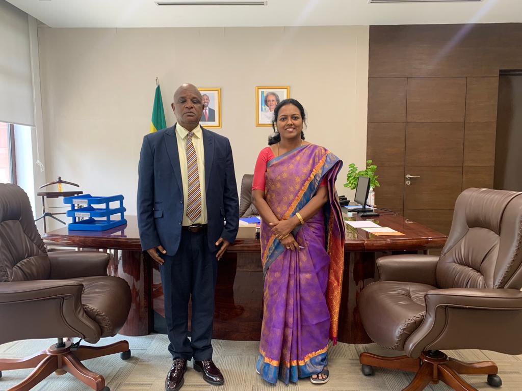 H.E. Demeke Atnafu conferred with Dr. D.K. Garg, President of ISHAN Ayurvedic Medical College and Research Centre and Dr.T.Sasilatha, Dean of International Relations in AMET University