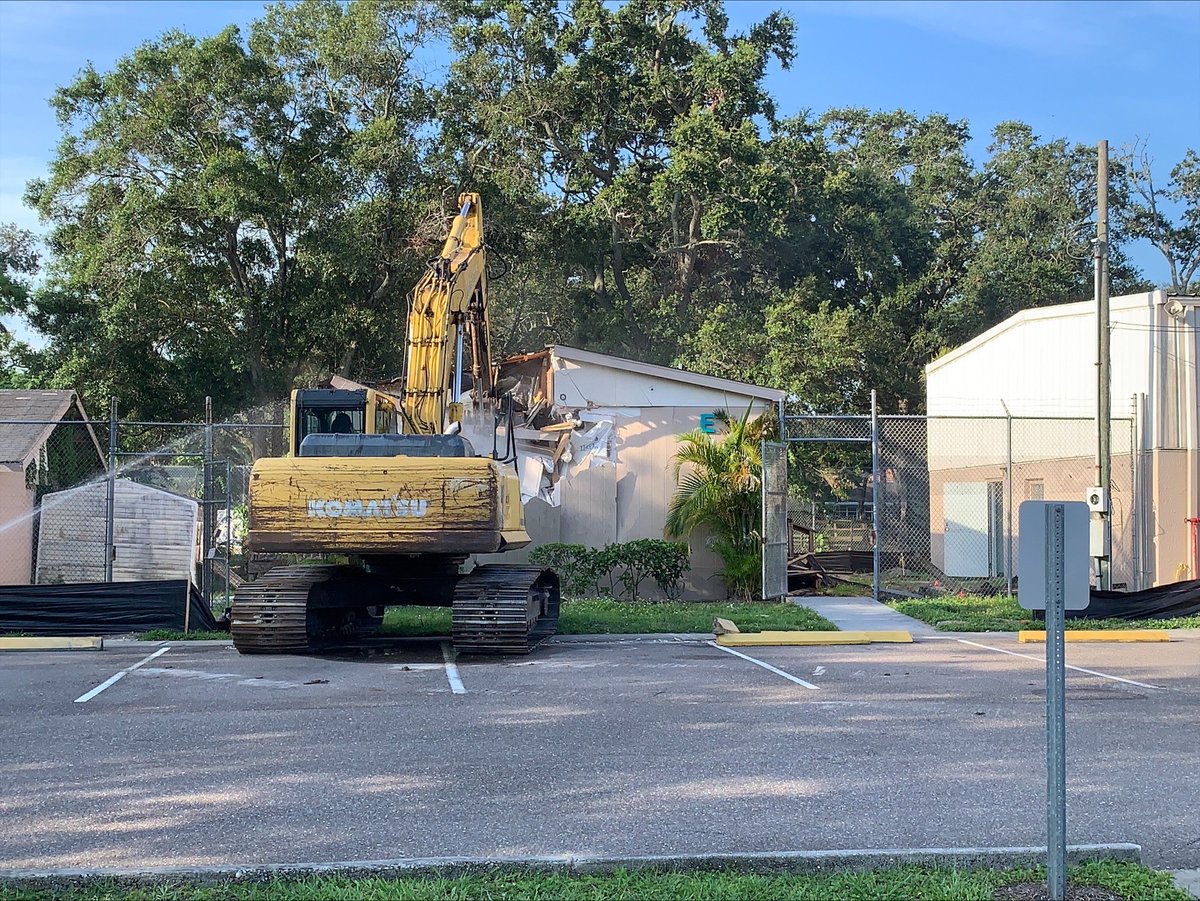 ELEOSWELLNESS's tweet photo. We made our first step toward a new Children's Stabilization Crisis Unit and Diversion Center by demolishing the old buildings we no longer use. How exciting! #newbuiling #pinellascounty #communityservice #Crisis #socialwork https://t.co/RyUUDnBeIk