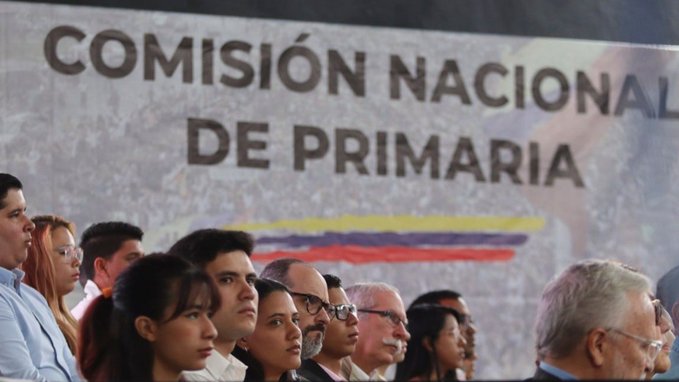 Elperiodiquito's tweet photo. #Venezuela Más de 211.000 venezolanos en el extranjero actualizaron datos para votar en la primaria https://t.co/vvAUUkH1h6 https://t.co/htHg9IaDG3