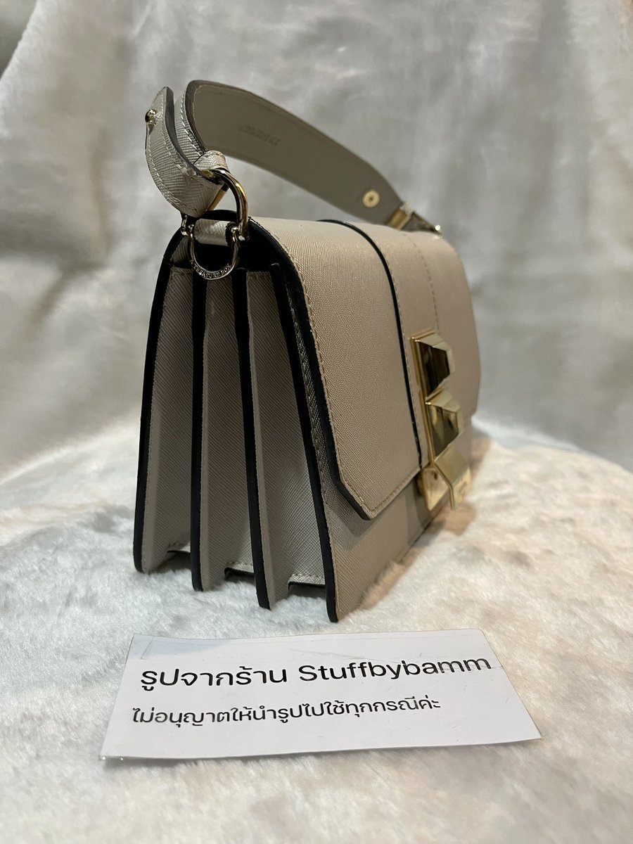 stuffbybamm's tweet photo. Atreasurebox ivory layer m (used) 
มีตำหนิ ขอดูพตได้ค่า

อปก.การ์ด ถุงผ้า สาย3เส้น
ส่งต่อ 2,390.- 

📦 นัดรับbts/ส่งแมส/จัดส่งของทุกวันค่ะ

เช็คเครดิต ig: stuffbybamm ขายมากกว่า 400 ใบค่ะ 🧸

#ส่งต่อatreasurebox #atreasureboxส่งต่อ #atreasurebox #ส่งต่อatb #atb #atreasureboxbag https://t.co/IAlclPf8SP