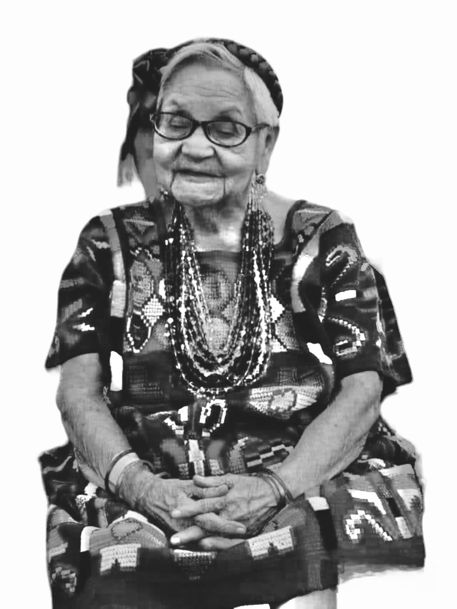 illescas77's tweet photo. Q.E.P.D. 🕊️ nuestra querida Maestra Paulina Solis Ocampo, hija predilecta, creadora del majestuoso baile Flor de Piña, legado de Tuxtepec, Oaxaca, para todo el mundo. 

#OaxacaEstáDeLuto #PaulinaSolisOcampo #Flordepiña #Guelaguetza #Guelaguetza2023 https://t.co/Dp5NKclCvt