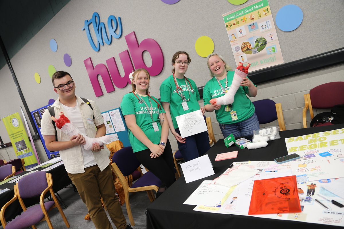 Runshaw College tweet media