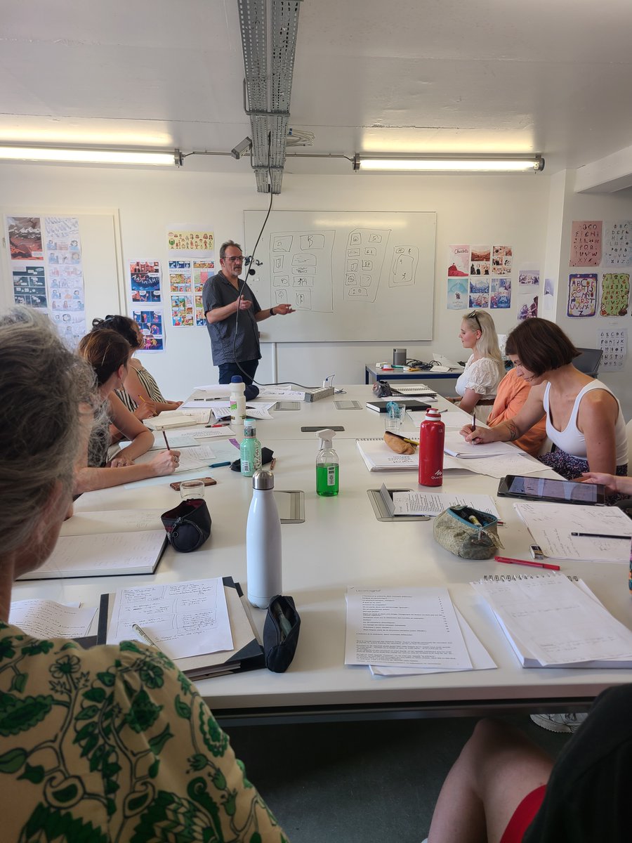 liconograf's tweet photo. Le premier jour de stage touche à sa fin ! 

Les participants ont appris à mettre en place un scénario ainsi qu'à le présenter sur une planche de BD ! 📖

Rendez-vous demain pour la journée "croquis et techniques de dessin", avec @LaurentSiefer , co-directeur de Liconograf ✌ https://t.co/TJml0QJjzj