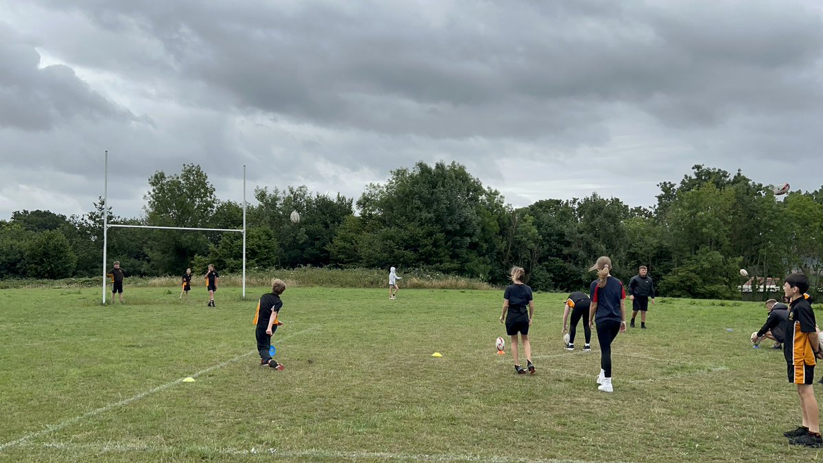 RCCS_Rugby's tweet photo. Huge thank you to @Evanlloyd100 of @910Sports for coming in to deliver a Goal Kicking Workshop as a rewards for the Year 7s hard work this morning!🏉

@RCCSMissWatkins @RCCS_MrsPerry 
@RCCSMissEdmunds @RCCS_MrKnottPE 

@AshSweet6 | #MakingTheDifference https://t.co/8M3R1YxCrt