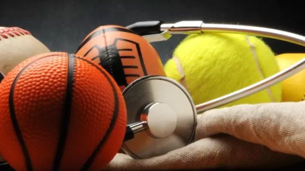 Avec plus de 440.000 emplois en France, le sport est un secteur d'activité méconnu et dynamique qui propose des postes dans des domaines variés allant du médical au marketing : 5 métiers à découvrir via <a href="/letudiant/">l'Etudiant</a> letudiant.fr/metiers/lactu-…