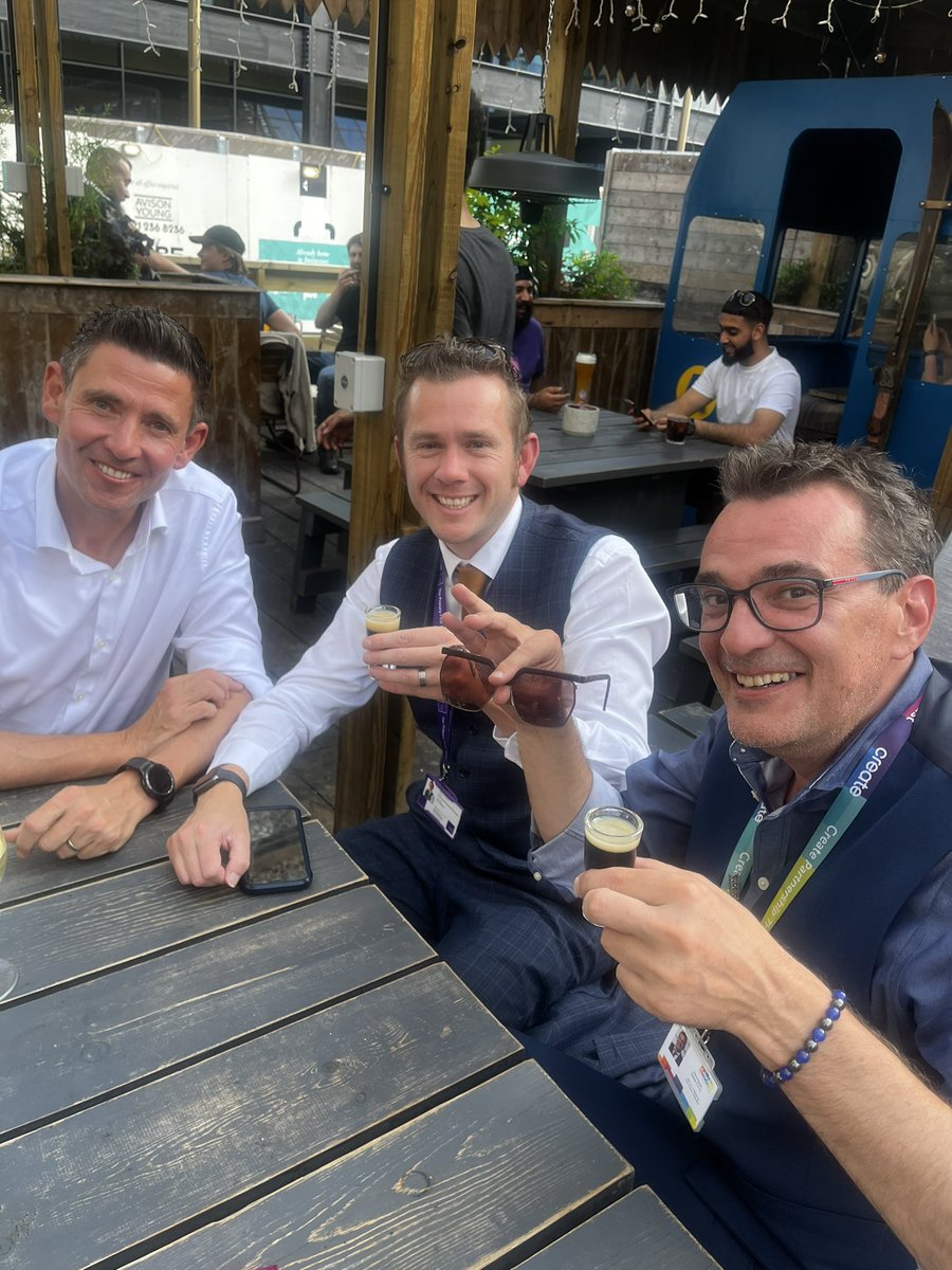 chrisdysonHT's tweet photo. And to wrap up a wonderful day - it was awesome meeting my great friend #Waistcoat and #Lanyard brother and inspiration @johnbryantHT … for a well deserved celebration drink - he only came to get a pic with the #Pinksuitcase he told me https://t.co/KkBYsoMMcp