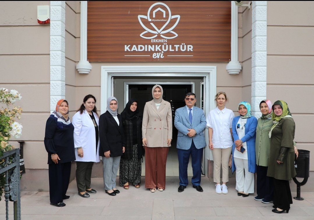 Sayın Valimiz <a href="/kubrayigitbasi/">Doç. Dr. Kübra Güran Yiğitbaşı</a> Erkmen Kadın Kültür Evini ve Kooperatifini ziyaret ederek yapılan çalışmalar hakkında bilgi aldı.
<a href="/AfyonValiligi/">T.C. Afyonkarahisar Valiliği</a> 
<a href="/memduhkus/">Memduh Kuş</a> 
<a href="/ErkmenEvi/">Erkmen Kadın Kültür Evi</a> 
@erkmen_koop