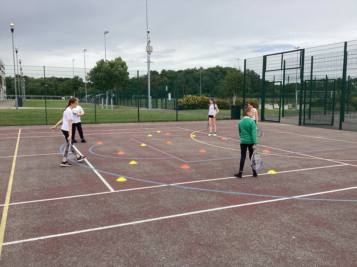 SgoHorizon's tweet image. Thank you @Netherwood_Acad @NetherwoodPE Sports Leaders. It’s been a great morning for the Y5 and Y6s from  @ASADarfield learning about PE at Netherwood. #developingrelationships #transition #positiveexperiences