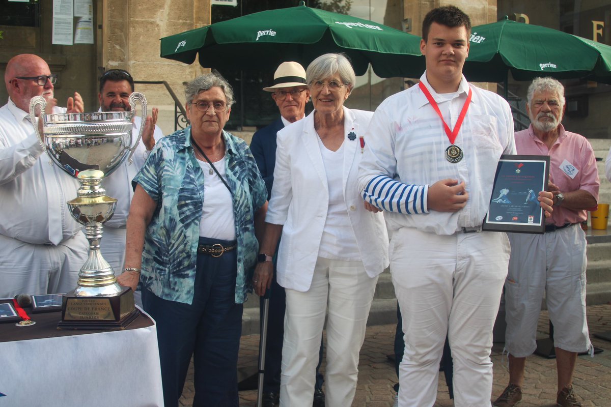 LegionHonneur34's tweet photo. #culture #traditions Sports Traditionnels locaux
ce dimanche, championnat de 🇫🇷 à @VilleFrontignan des joutes languedociennes. À cette occasion a eu lieu la remise des Trophées du Centenaire de la société des membres de la Légion d’honneur, saison 2022. @FFMJSEA Hérault #SMLH34 https://t.co/UFknuJFEA1