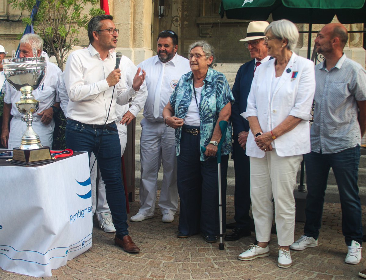 LegionHonneur34's tweet photo. #culture #traditions Sports Traditionnels locaux
ce dimanche, championnat de 🇫🇷 à @VilleFrontignan des joutes languedociennes. À cette occasion a eu lieu la remise des Trophées du Centenaire de la société des membres de la Légion d’honneur, saison 2022. @FFMJSEA Hérault #SMLH34 https://t.co/UFknuJFEA1