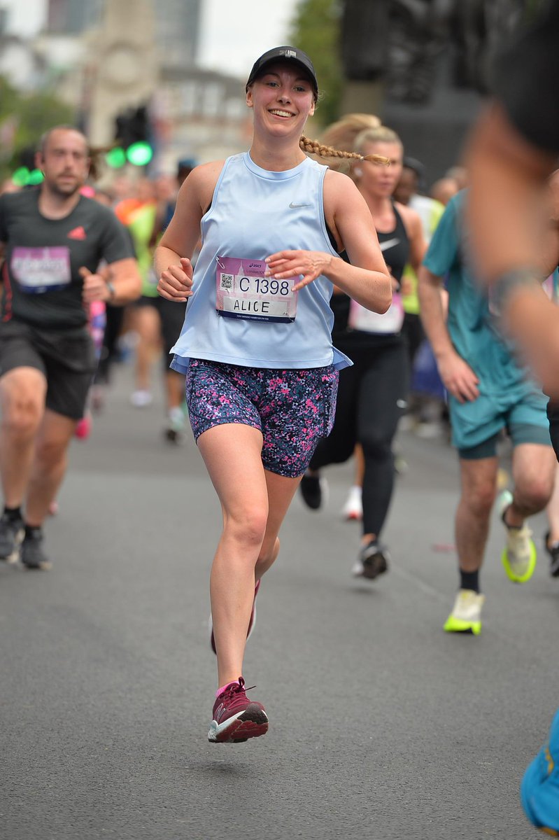 radioaliceyoung's tweet photo. A shiny medal + a shiny new PB π
Nothing feels better than running past iconic landmarks through the empty streets of London on a Sunday morning ππΌββοΈ
watch time 48:15βοΈ| @TheLondon10K
#MedalMonday #runr #running #loverunning #asicsldn10K https://t.co/3ta2mu7UWO