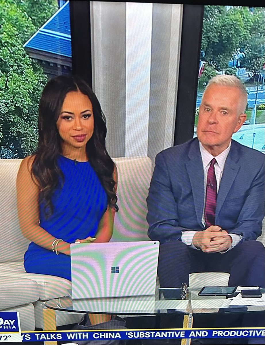 mskillakay's tweet photo. @AlexHolleyFOX29 turn the air down cause my girl Alex be cold 😭🥶 peep the sweats 😭😭 I love your life 🤗 https://t.co/TFdu3wluJi