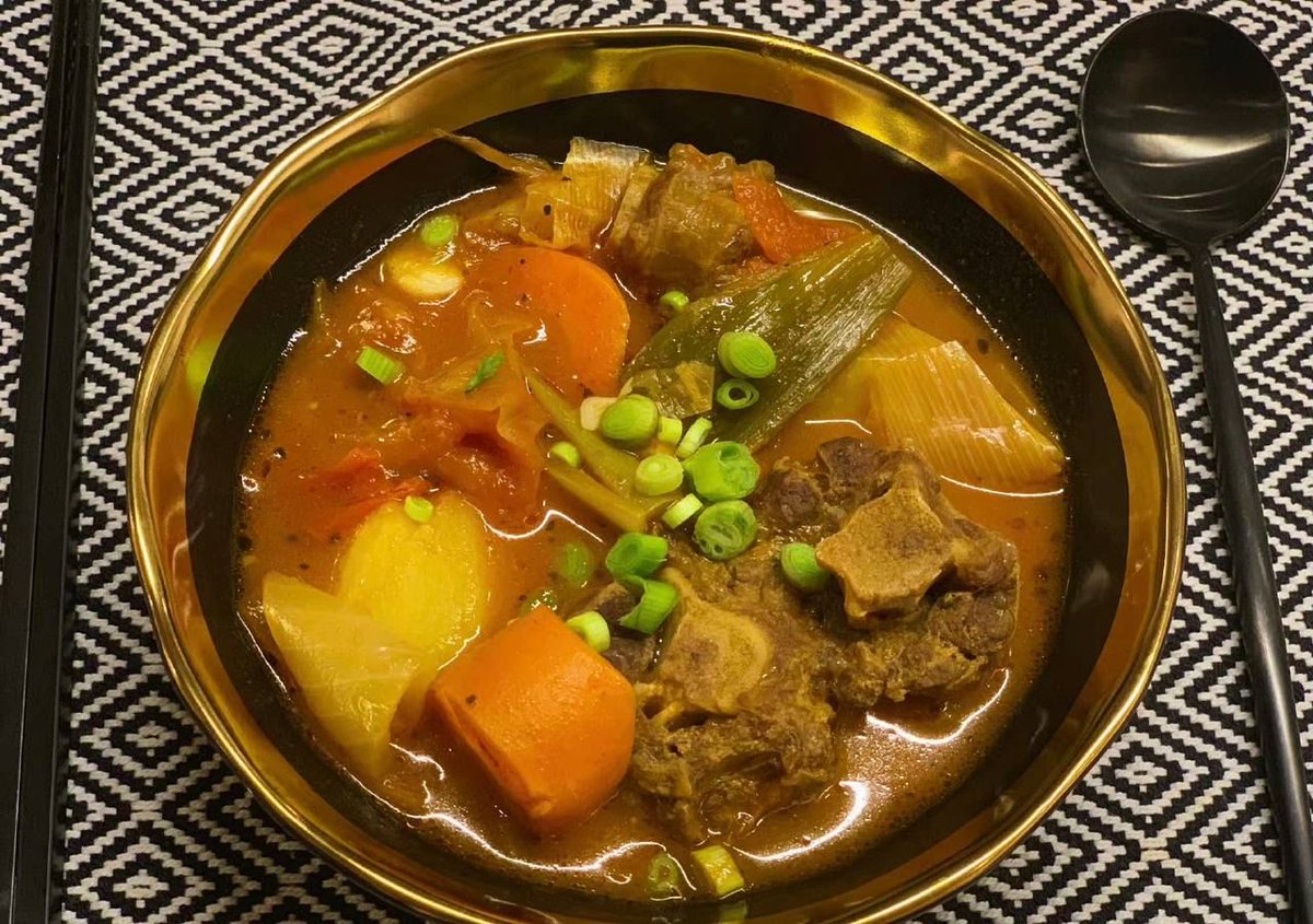 No matter who you are, remember to eat on time no matter how busy you are.