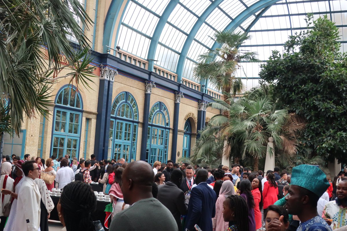 FelixFomengia's tweet photo. What an amazing #Chevening year and journey it has been!! Officially a #Chevening Alumni.

This past week the UK Government @FCDOGovUK hosted a joint scholarships event to celebrate the achievements and memories made in the passing academic year for @CheveningFCDO, #Commonwealth, and #Marshall Scholarships (2022/2023 cohort).  Another opportunity to network, get to know one another, listen to talks from some incredible speakers, and all together as a cohort.

As part of the Scholar Achievements segment, a recognition of scholar achievements, I was very happy and honored for an opportunity to share a highlight of my #Chevening journey as spotlight by #Chevening. To share my journey with an audience of over 1,600 scholars and leaders in one place is a wonderful opportunity I will forever cherish.

This event hosted wonderful speakers such as the Secretary of State, the RT Hon @JamesCleverly, Anulika Ajufo, Marshall Commissioner, and His Royal Highness The Prince of Wales @KensingtonRoyal. We have become part of the prestigious Chevening Alumni network @CheveningAA, a global network of over 55,000 leaders. 

As part of my role as a Chevening Social Media Ambassador #CheveningSMA, it was an honour to also receive a special recognition from Chevening during this event. I remain very grateful.

Thank you for everything, @CheveningFCDO, and for a life-changing opportunity and lasting impact on me.

#IamChevening #MyCheveningJourney #CheveningSMA #UKStudy #Farewell2023 @ChrisDennysUK @GeraldAfadani, @BarryLowen, @UKinCameroon, @achaleke1