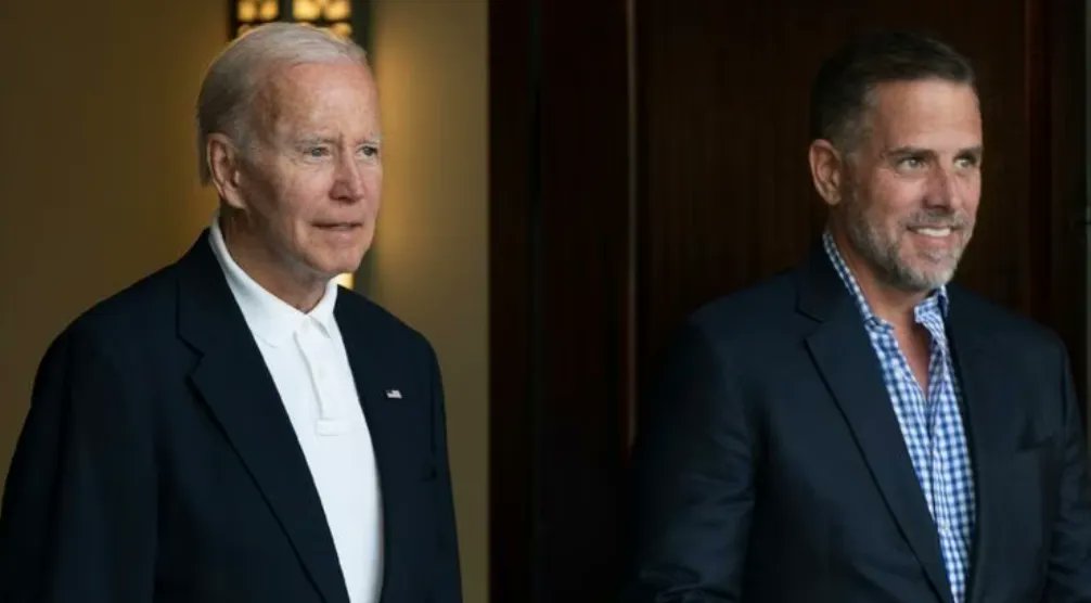 SteveSchmidtSES's tweet photo. "Hunter Biden didn’t hurt America. He hurt his family and wrecked his life with drugs. He doesn’t owe an explanation to America about his sins. He owes them to his family."

Hunter Biden's struggles shouldn't be a political story: https://t.co/vAIdL7JIlZ https://t.co/BMZrqCuv31