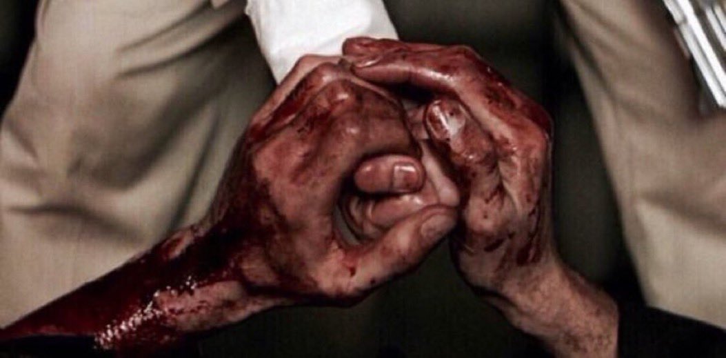 ياويش اقول من الحزن و اخلي 
الله  يسامح  طعنتك  ماقساها 
َ
تركتهم  ولا  جرحت  الا  اللي 
لو  تطلبه  كبده  عطاك  اياها !