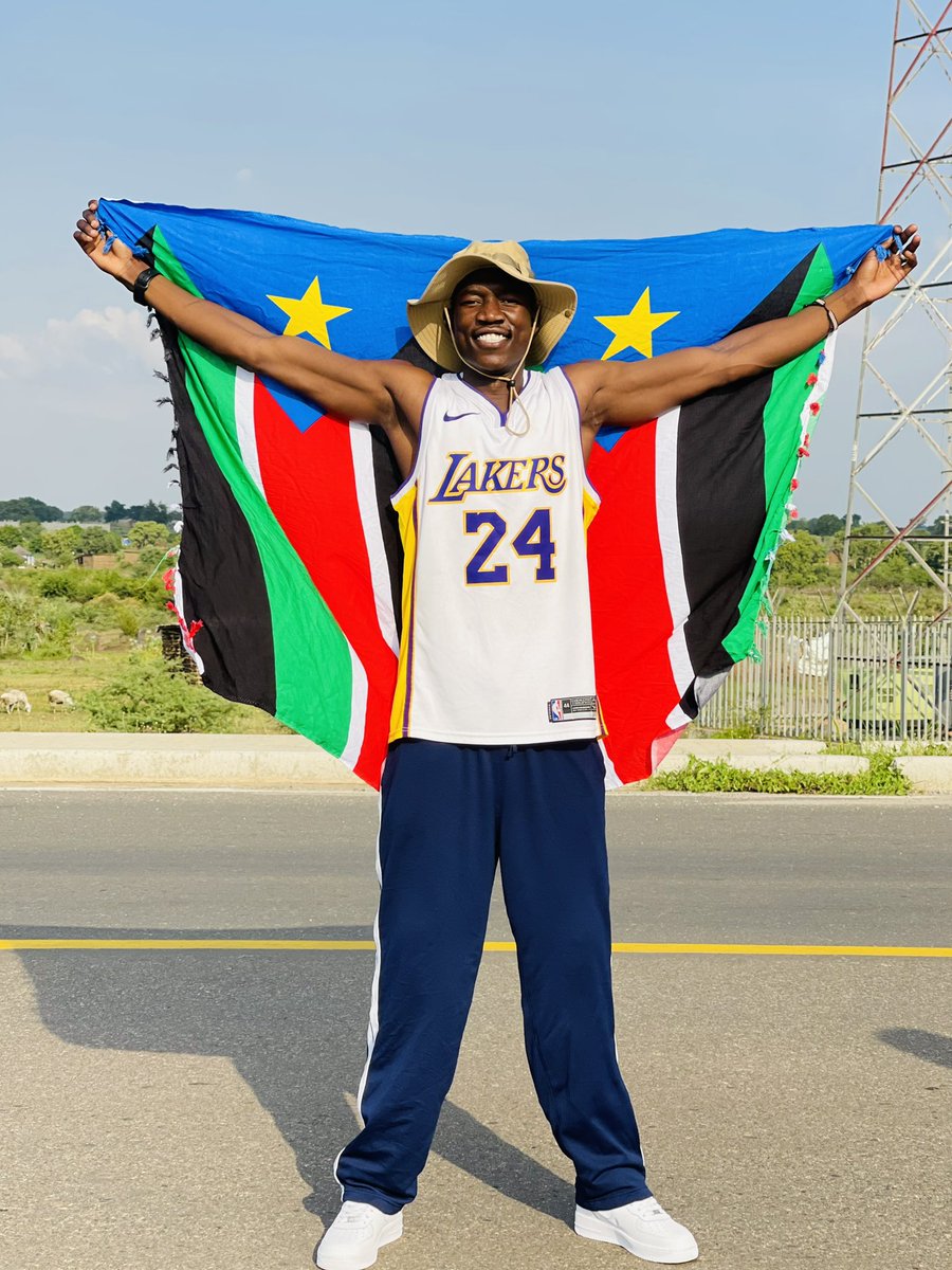 ziikaZ's tweet photo. The flag🇸🇸                    The person https://t.co/lTHmD36QjX