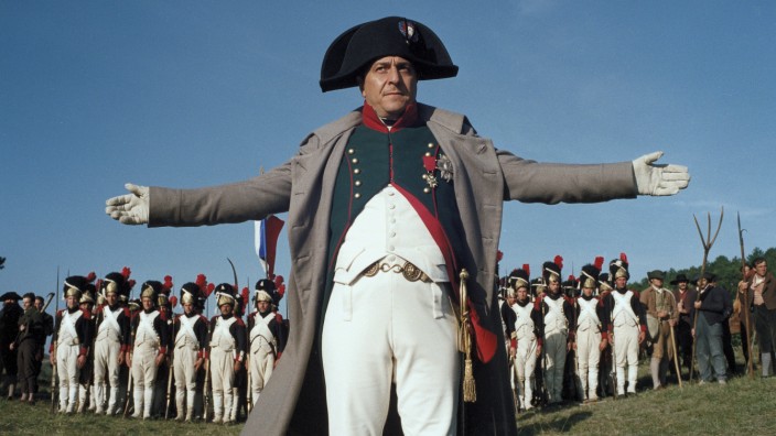 DuckFanboy's tweet image. La bande annonce du #Napoleon de Ridley Scott est folle !!! Ça va être tellement épique...il n'y a que lui pour réaliser ça !! Le film n'est pas sorti que certaines scènes sont déjà iconiques. En une image tu comprends que ça va être du 24 Frissons Par Secondes...Énorme hype !